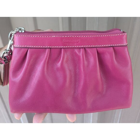 FINAL PRICE DROP Vintage Y2K Coach Leather Pleated Wristlet Wallet Dark Pink - Picture 12 of 12